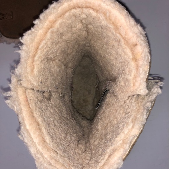 Youths Bearpaw Boots Size 5 Winter or Snow boots ski - Picture 6 of 8